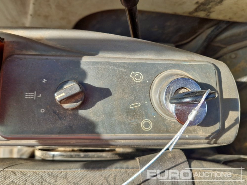 Mini escavadeira Hitachi ZX50 CLR: foto 47