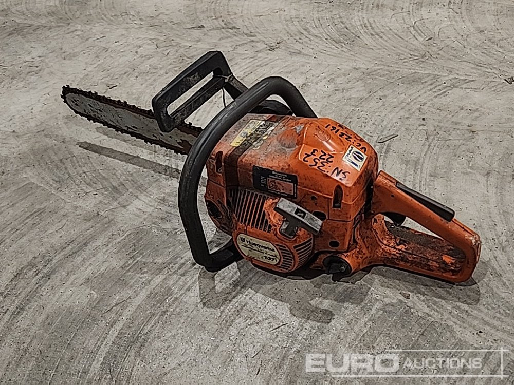 Husqvarna Petrol Chansaw - Equipamento para oficina: foto 4 Husqvarna Petrol Chansaw - Equipamento para oficina: foto 4