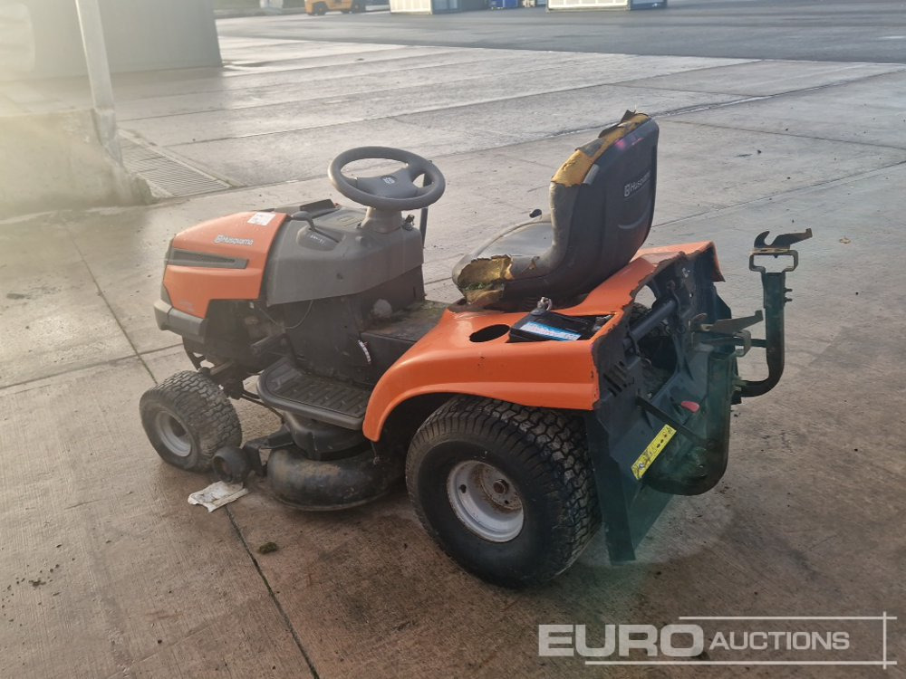 Husqvarna Petrol Ride on Lawnmower (Non Runner) - Cortador de grama: foto 2 Husqvarna Petrol Ride on Lawnmower (Non Runner) - Cortador de grama: foto 2