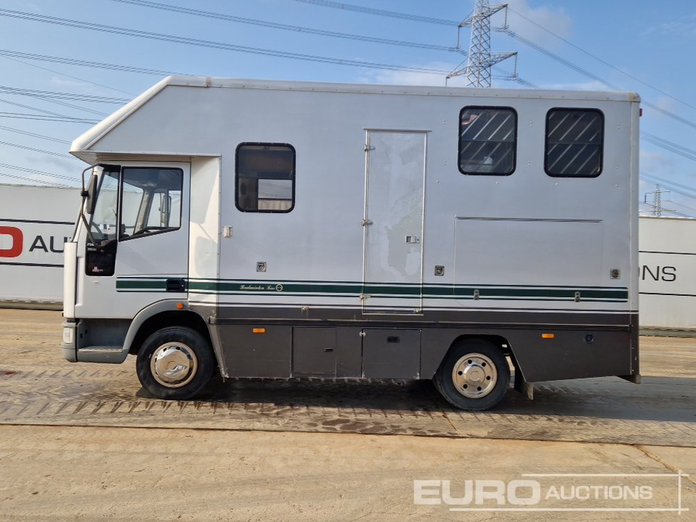 Iveco Ford 75E15K - Camião transporte de gado: foto 2 Iveco Ford 75E15K - Camião transporte de gado: foto 2
