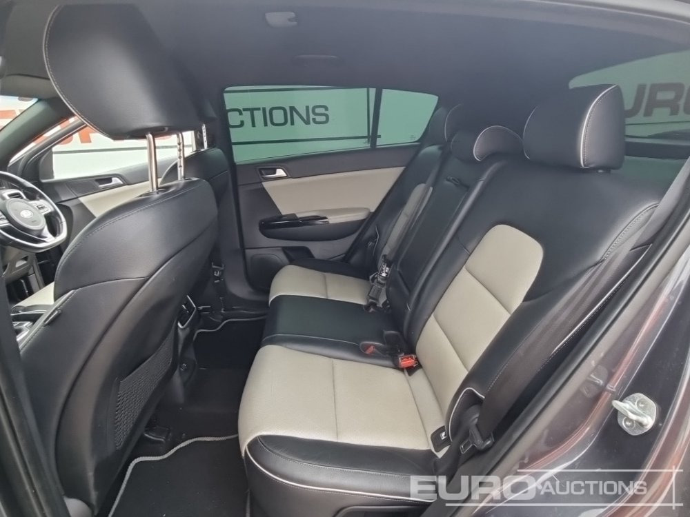SUV Kia Sportage: foto 20