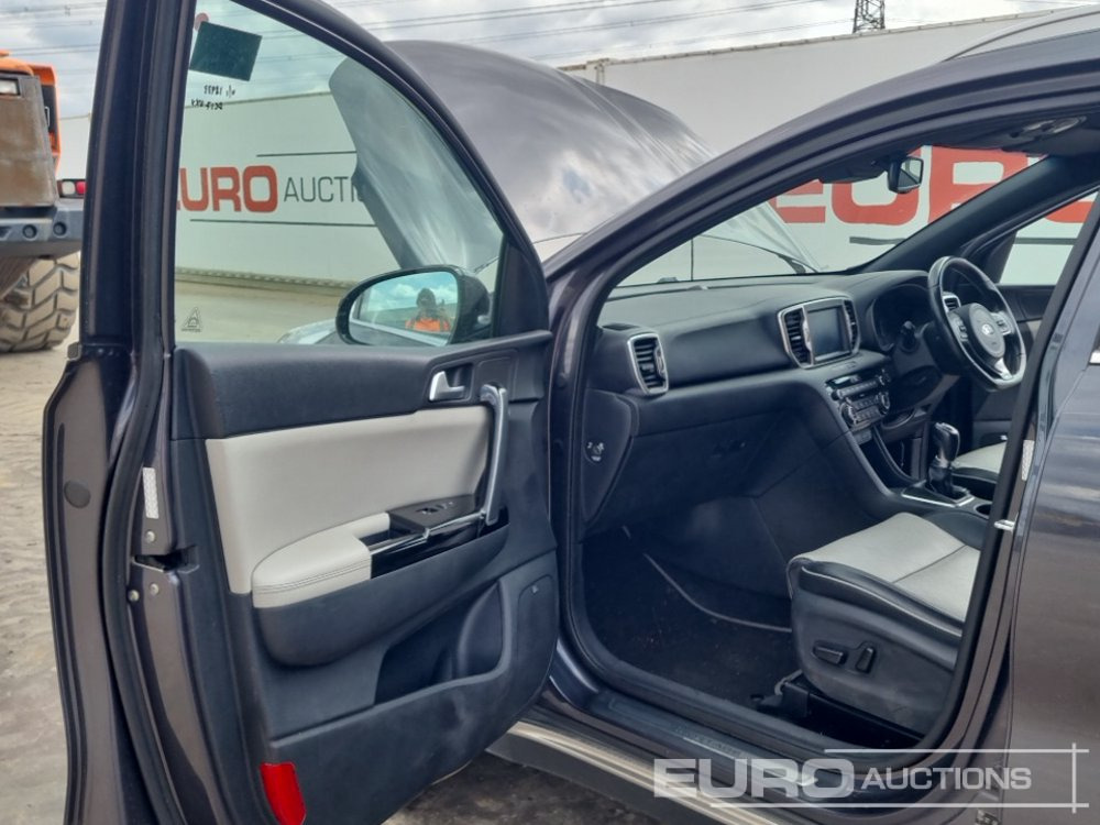 SUV Kia Sportage: foto 17