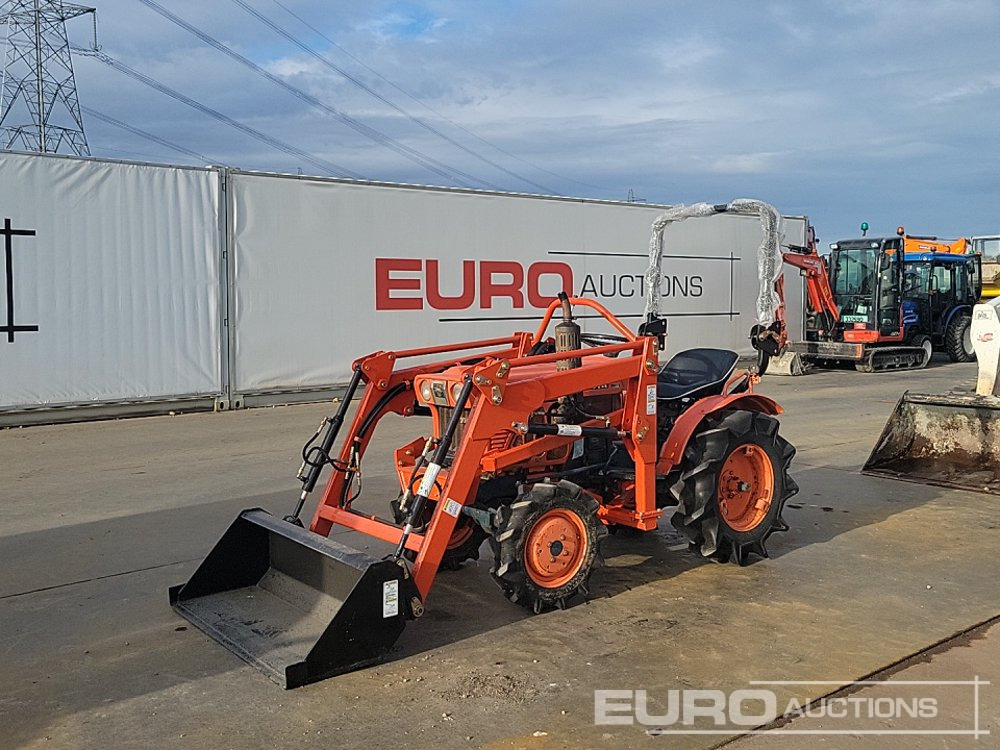 Kubota B7001 - Mini trator: foto 1 Kubota B7001 - Mini trator: foto 1