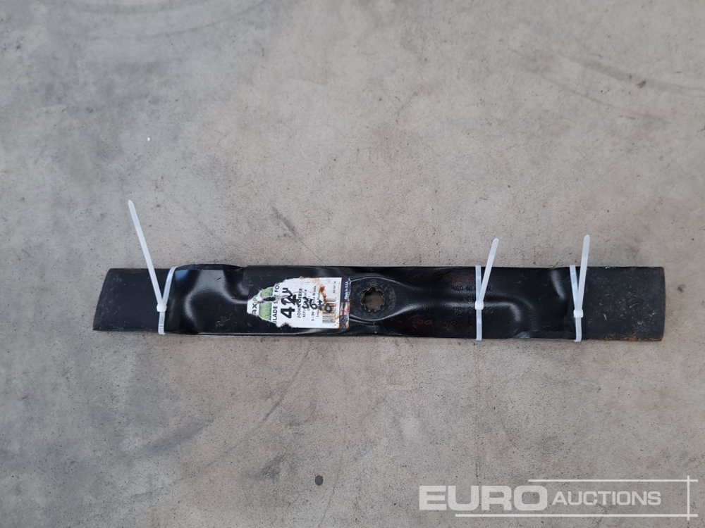 Lawnmower Blades to Suit 42" John Deere Mower (2 of) - Equipamento de construção: foto 2 Lawnmower Blades to Suit 42" John Deere Mower (2 of) - Equipamento de construção: foto 2