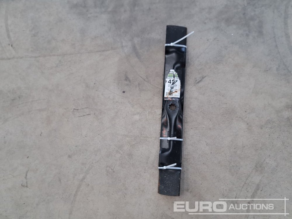 Lawnmower Blades to Suit 42" John Deere Mower (2 of) - Equipamento de construção: foto 4 Lawnmower Blades to Suit 42" John Deere Mower (2 of) - Equipamento de construção: foto 4