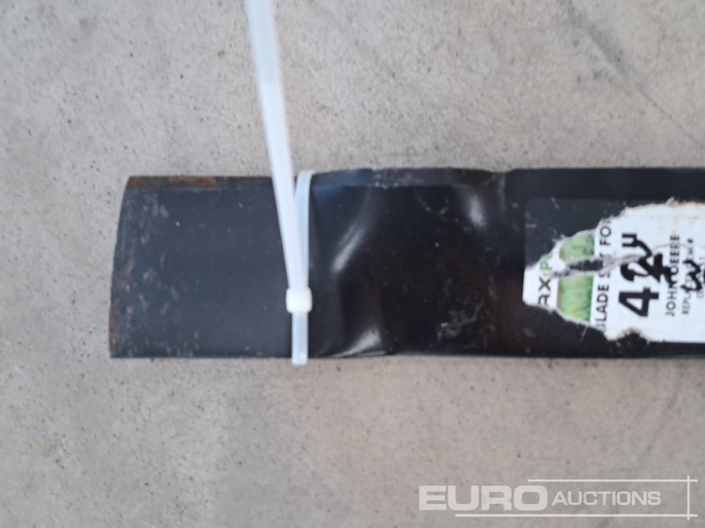 Equipamento de construção Lawnmower Blades to Suit 42" John Deere Mower (2 of): foto 9