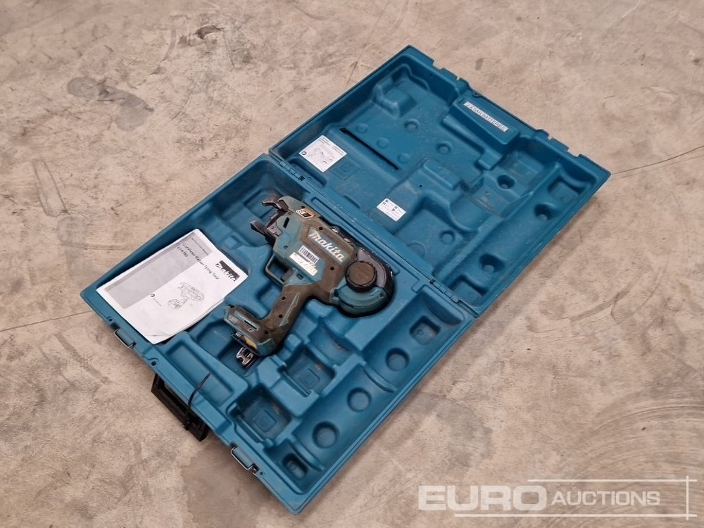 Makita DTR180 14.4/18V Cordless Rebar Tying Tool (Body & Case Only) - Equipamento de construção: foto 1 Makita DTR180 14.4/18V Cordless Rebar Tying Tool (Body & Case Only) - Equipamento de construção: foto 1