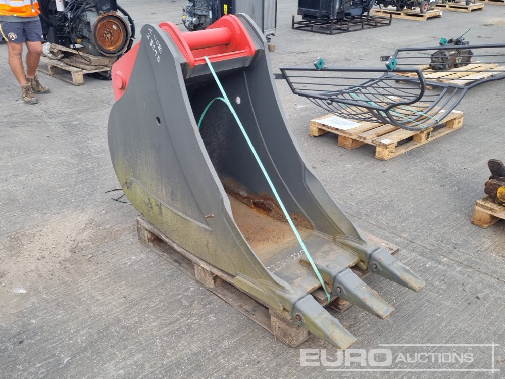 Miller 24" Digging Bucket 80mm Pin to suit 20 Ton Excavator - Balde: foto 1 Miller 24" Digging Bucket 80mm Pin to suit 20 Ton Excavator - Balde: foto 1