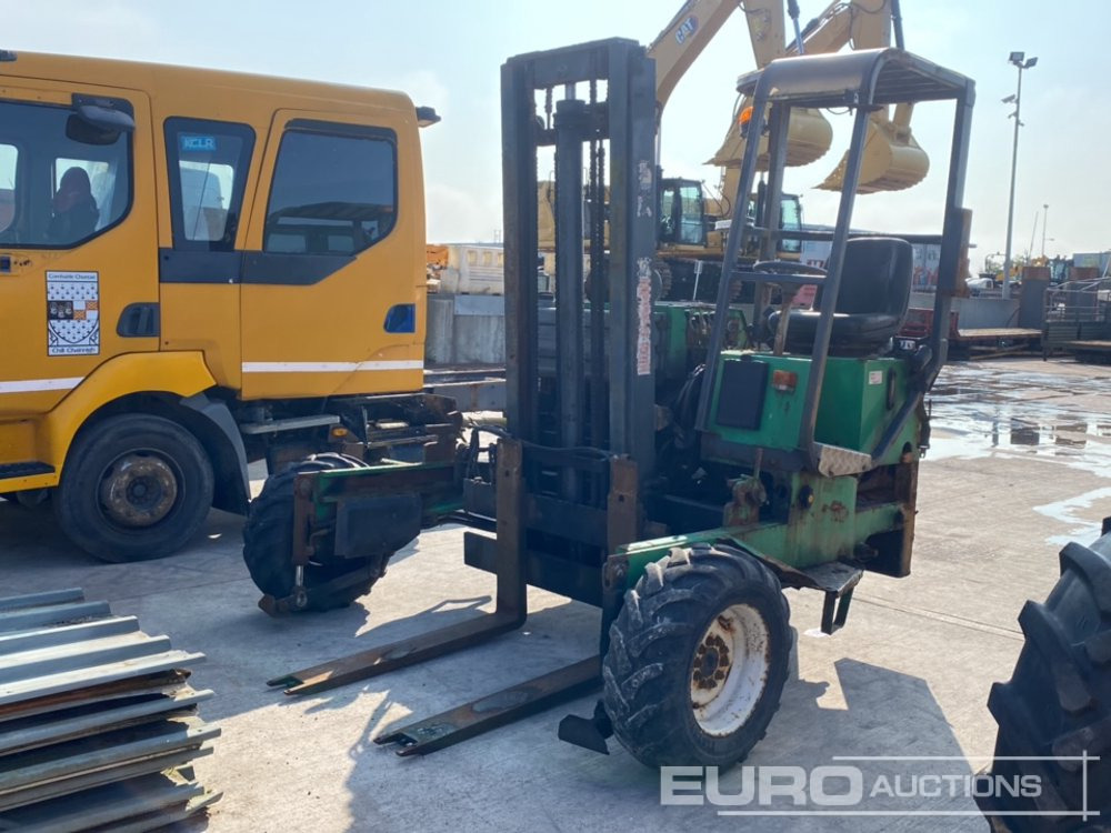 Moffett Mounty M7 24.3W, 3 Wheeled Trailer Mountable Forklift, 2 Stage Mast - Empilhador montado em camião: foto 1 Moffett Mounty M7 24.3W, 3 Wheeled Trailer Mountable Forklift, 2 Stage Mast - Empilhador montado em camião: foto 1