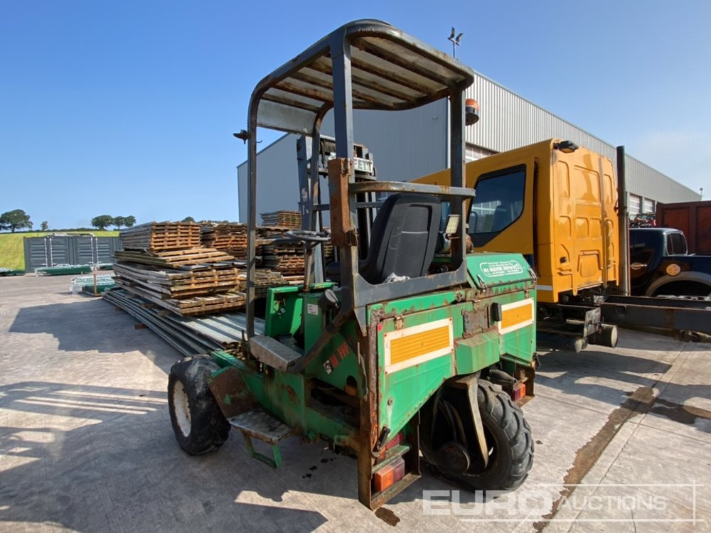 Moffett Mounty M7 24.3W, 3 Wheeled Trailer Mountable Forklift, 2 Stage Mast - Empilhador montado em camião: foto 2 Moffett Mounty M7 24.3W, 3 Wheeled Trailer Mountable Forklift, 2 Stage Mast - Empilhador montado em camião: foto 2