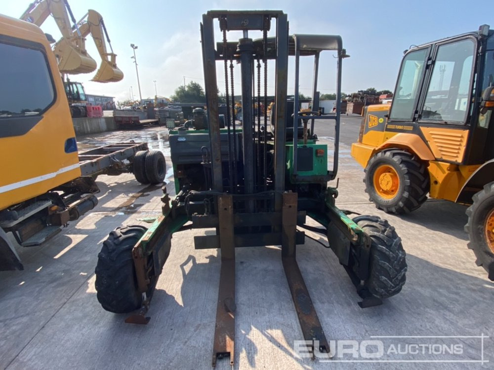 Moffett Mounty M7 24.3W, 3 Wheeled Trailer Mountable Forklift, 2 Stage Mast - Empilhador montado em camião: foto 5 Moffett Mounty M7 24.3W, 3 Wheeled Trailer Mountable Forklift, 2 Stage Mast - Empilhador montado em camião: foto 5