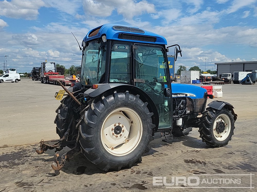 New Holland TN95F - Trator: foto 5 New Holland TN95F - Trator: foto 5