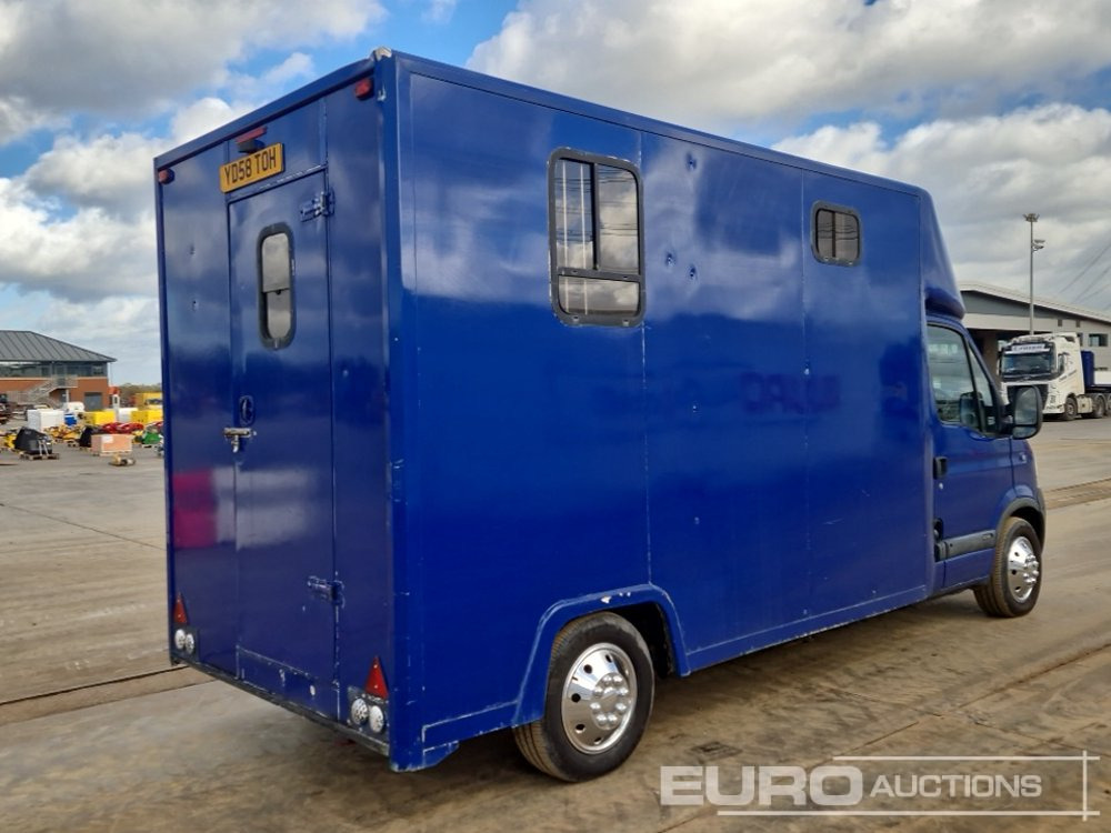 Nissan Interstar - Carrinha de contentor: foto 5 Nissan Interstar - Carrinha de contentor: foto 5