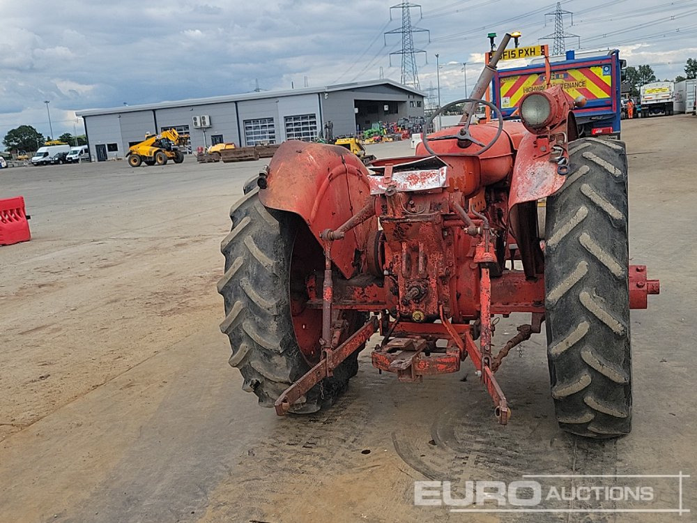 Nuffield 2WD Tractor - Trator: foto 4 Nuffield 2WD Tractor - Trator: foto 4
