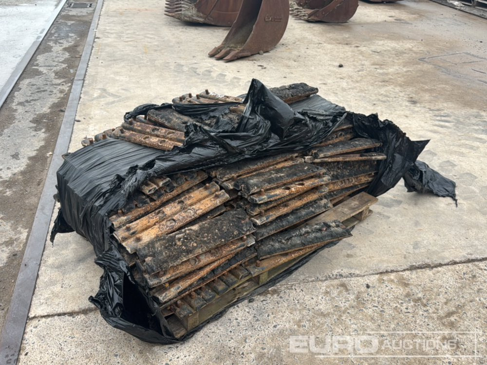 Pallet of 450mm Bolt on Rubber Block Pads - Peça de reposição: foto 4 Pallet of 450mm Bolt on Rubber Block Pads - Peça de reposição: foto 4