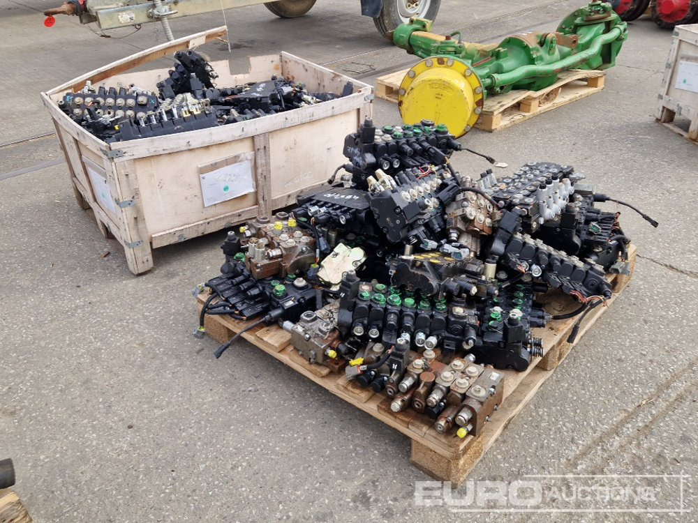 Pallet of Hydraulic Valve Blocks ( 2 of) - Peça de reposição: foto 3 Pallet of Hydraulic Valve Blocks ( 2 of) - Peça de reposição: foto 3