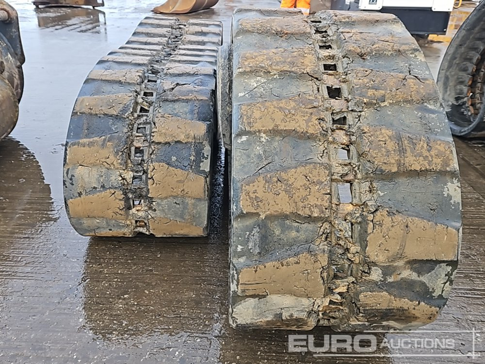 Rubber Track to suit Komatsu PC55 (2 of) - Rasto para Máquina de construção: foto 4 Rubber Track to suit Komatsu PC55 (2 of) - Rasto para Máquina de construção: foto 4
