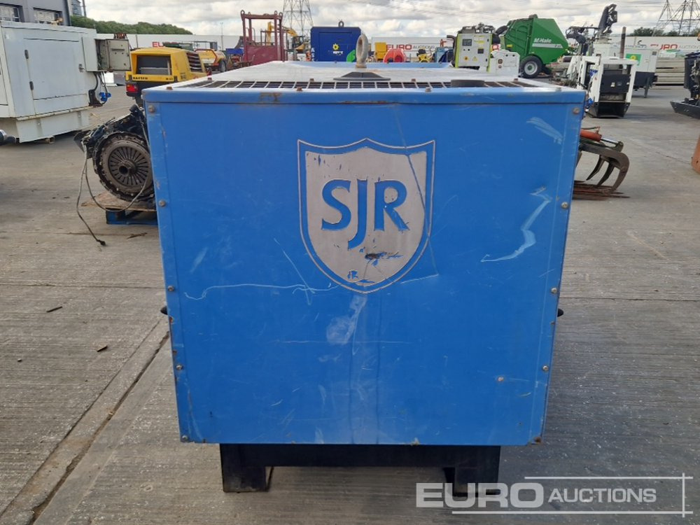 SDMO 17kVA Generator, 4 Cylinder Engine - Gerador elétrico: foto 2 SDMO 17kVA Generator, 4 Cylinder Engine - Gerador elétrico: foto 2