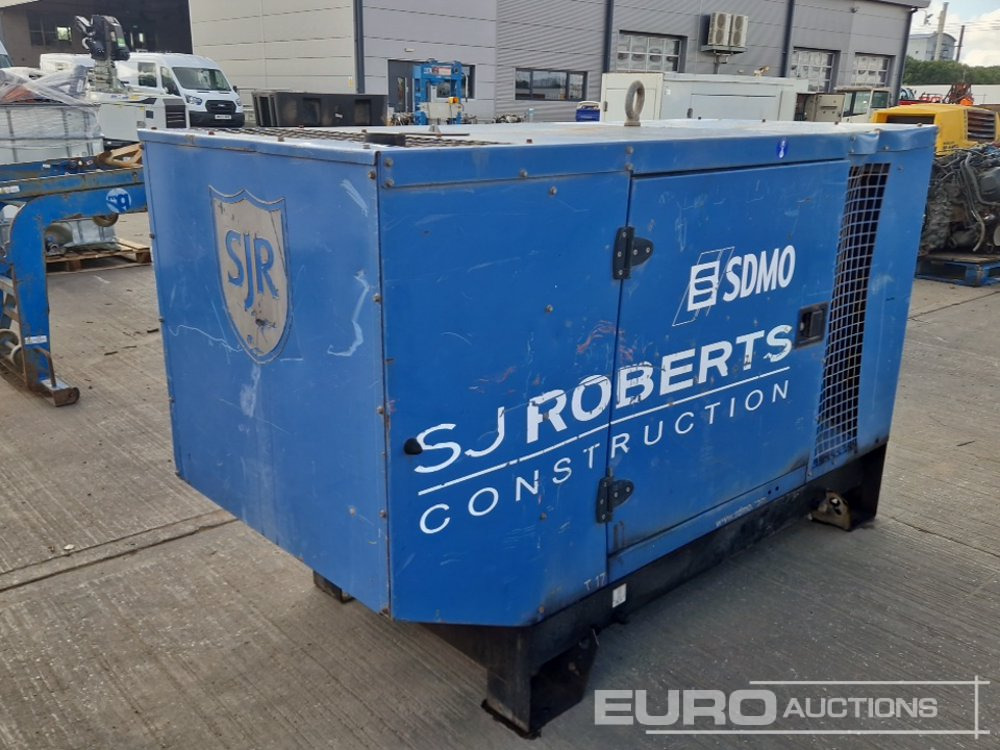 SDMO 17kVA Generator, 4 Cylinder Engine - Gerador elétrico: foto 3 SDMO 17kVA Generator, 4 Cylinder Engine - Gerador elétrico: foto 3
