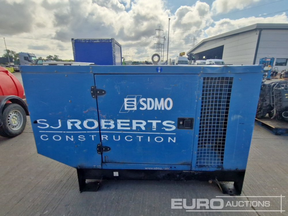 SDMO 17kVA Generator, 4 Cylinder Engine - Gerador elétrico: foto 4 SDMO 17kVA Generator, 4 Cylinder Engine - Gerador elétrico: foto 4