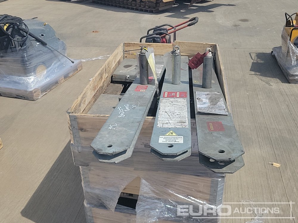 Stillage of Base Weights & Man Anchors (3 of) - Equipamento de construção: foto 4 Stillage of Base Weights & Man Anchors (3 of) - Equipamento de construção: foto 4