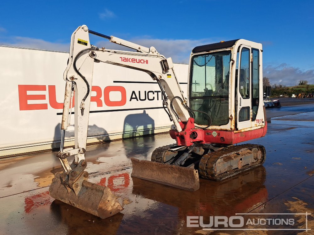 Takeuchi TB125 - Mini escavadeira: foto 1 Takeuchi TB125 - Mini escavadeira: foto 1