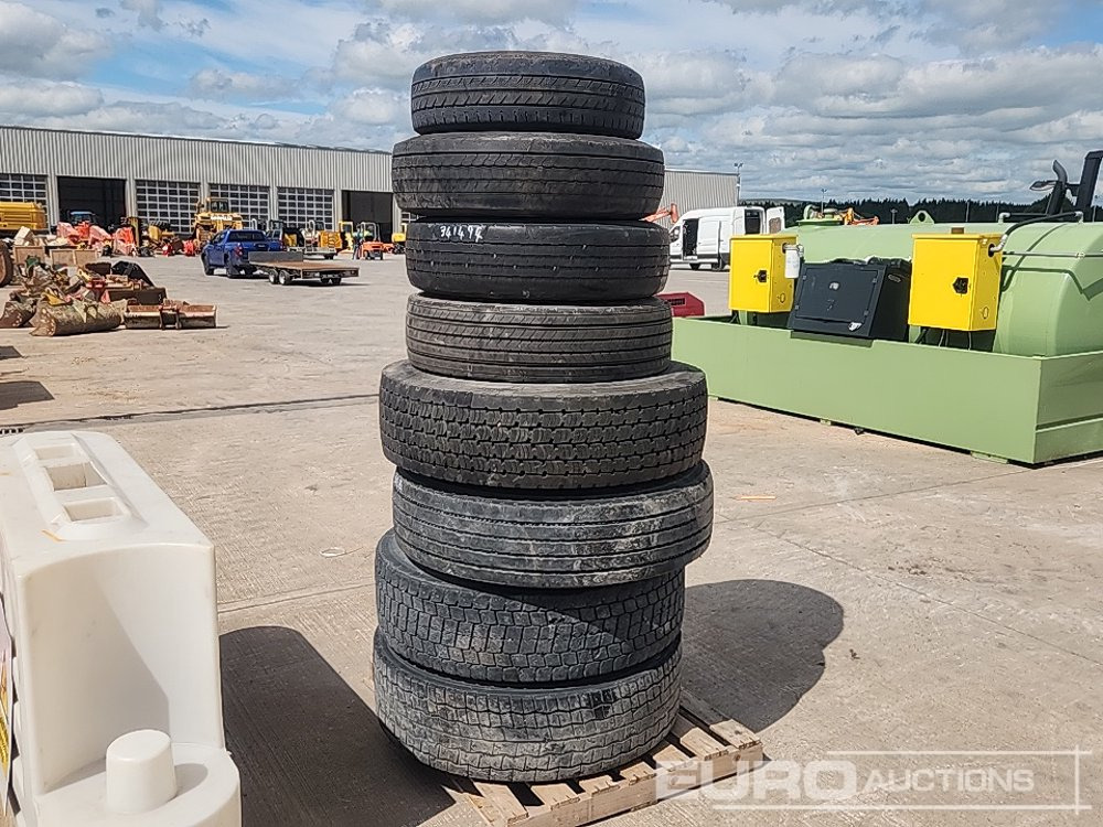 Tyre & Rim to suit Lorry/Trailer (8 of) - Pneu: foto 3 Tyre & Rim to suit Lorry/Trailer (8 of) - Pneu: foto 3