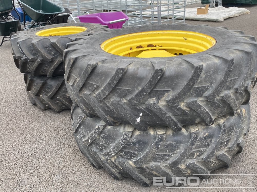 Tyres to suit John Deere Tractor (4 of) - Pneu: foto 2 Tyres to suit John Deere Tractor (4 of) - Pneu: foto 2