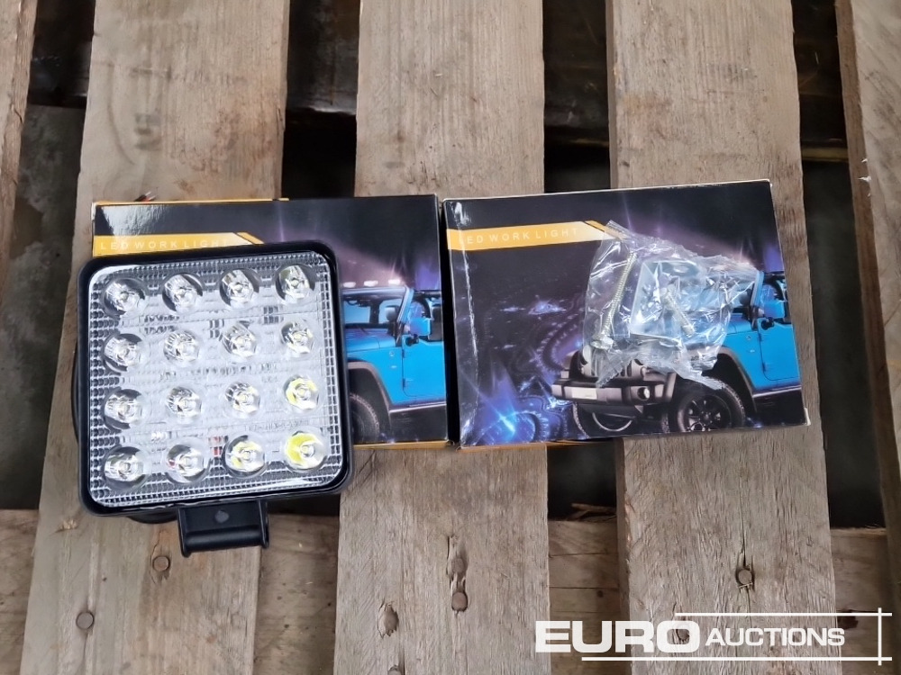 Unused LED Work Lights, 48w, 12V/24V, Adjustable Bracket, IP67 Waterproof, 6000k White (4 of) - Equipamento para oficina: foto 5 Unused LED Work Lights, 48w, 12V/24V, Adjustable Bracket, IP67 Waterproof, 6000k White (4 of) - Equipamento para oficina: foto 5