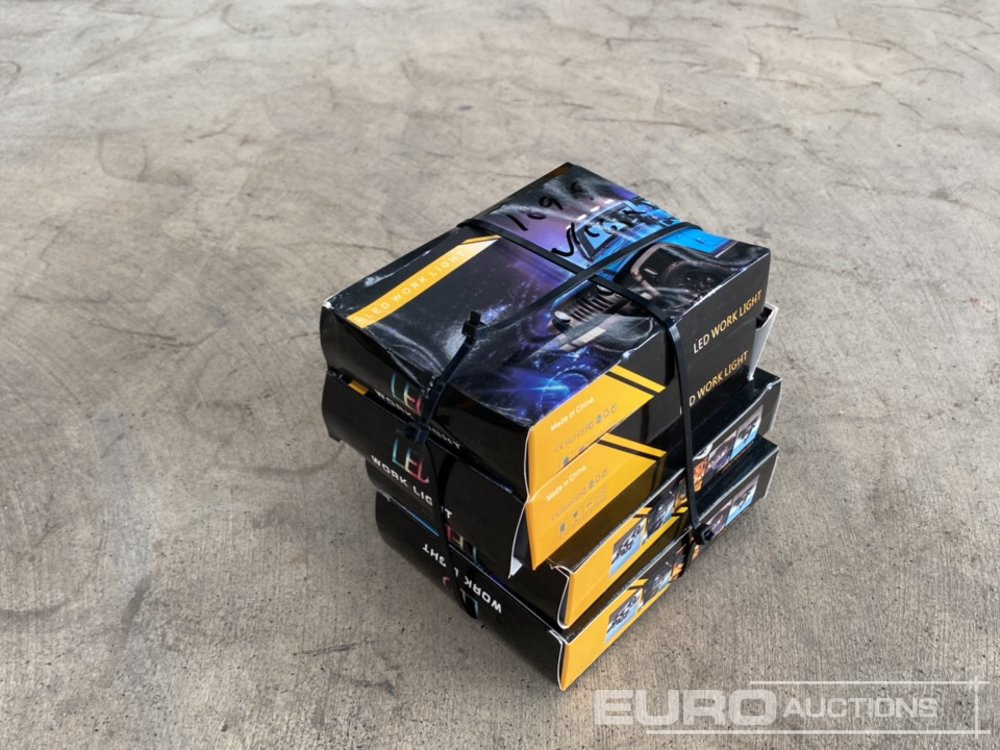 Unused LED Work Lights, 48w, 12V/24V, Adjustable Bracket, IP67 Waterproof, 6000k White (4 of) - Equipamento para oficina: foto 3 Unused LED Work Lights, 48w, 12V/24V, Adjustable Bracket, IP67 Waterproof, 6000k White (4 of) - Equipamento para oficina: foto 3