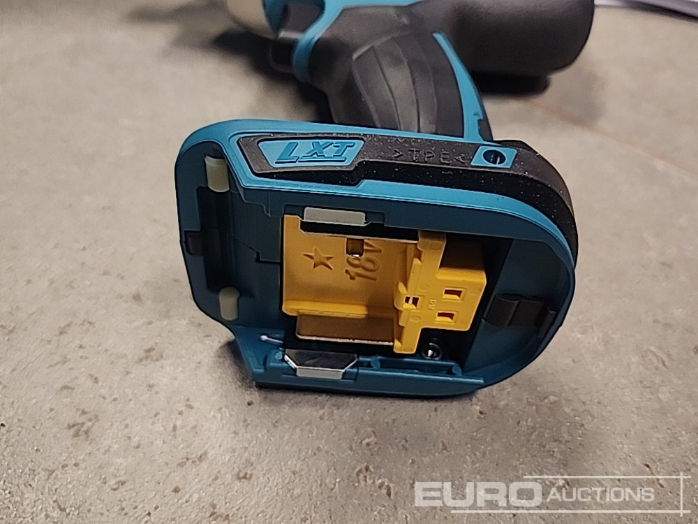 Unused Makita 18V 1/2" Li-Ion LXT Impact Wrench (Body Only) - Equipamento de construção: foto 4 Unused Makita 18V 1/2" Li-Ion LXT Impact Wrench (Body Only) - Equipamento de construção: foto 4
