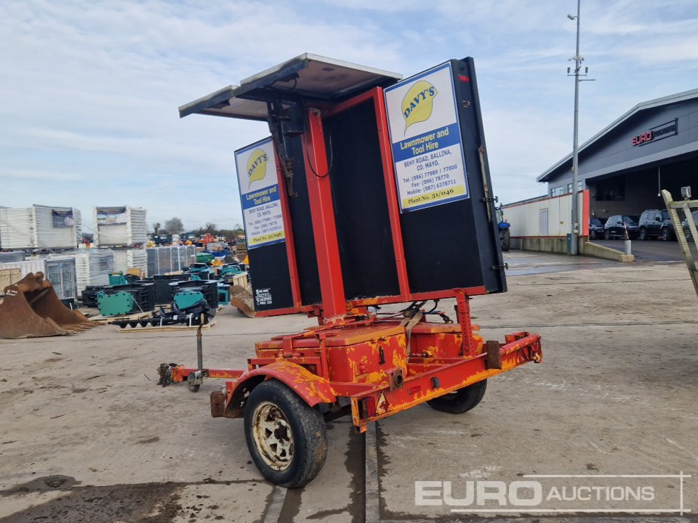 Ver-mac PCMS 320QS Portable Changeable Message Sign - Equipamento de construção: foto 5 Ver-mac PCMS 320QS Portable Changeable Message Sign - Equipamento de construção: foto 5