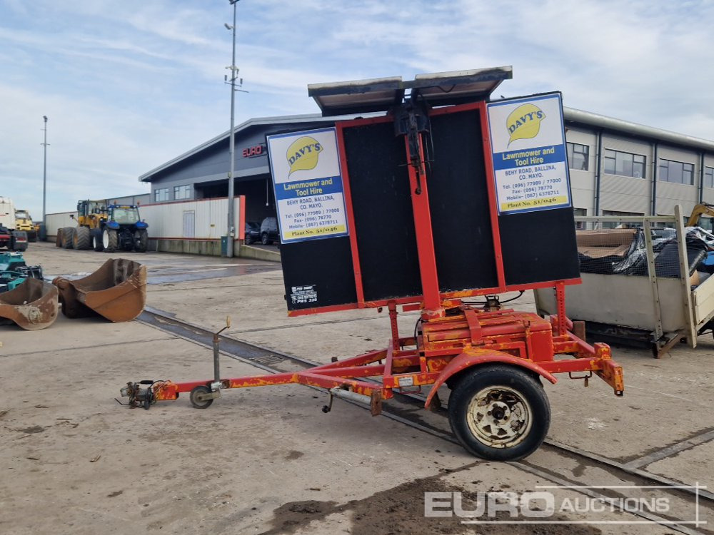 Ver-mac PCMS 320QS Portable Changeable Message Sign - Equipamento de construção: foto 4 Ver-mac PCMS 320QS Portable Changeable Message Sign - Equipamento de construção: foto 4