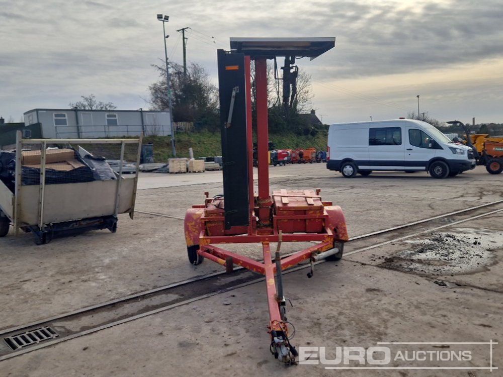 Ver-mac PCMS 320QS Portable Changeable Message Sign - Equipamento de construção: foto 2 Ver-mac PCMS 320QS Portable Changeable Message Sign - Equipamento de construção: foto 2