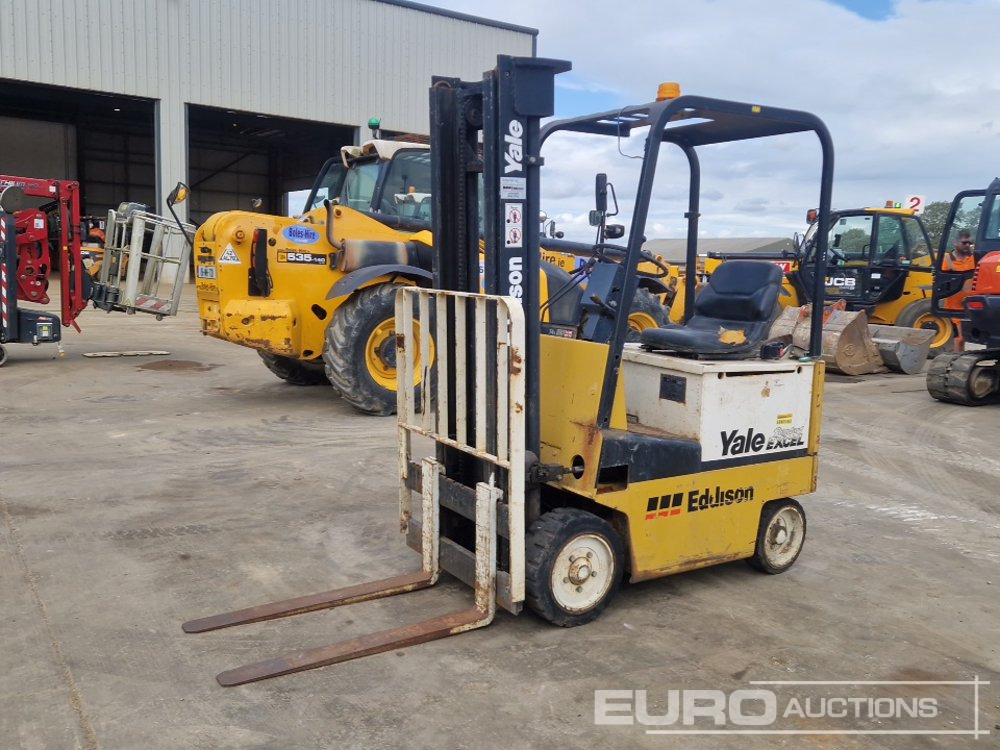 Yale ERC12DAEV2160 Electric Forklift, 2 Stage Mast, Forks (No Drive) - Empilhador elétrico: foto 1 Yale ERC12DAEV2160 Electric Forklift, 2 Stage Mast, Forks (No Drive) - Empilhador elétrico: foto 1