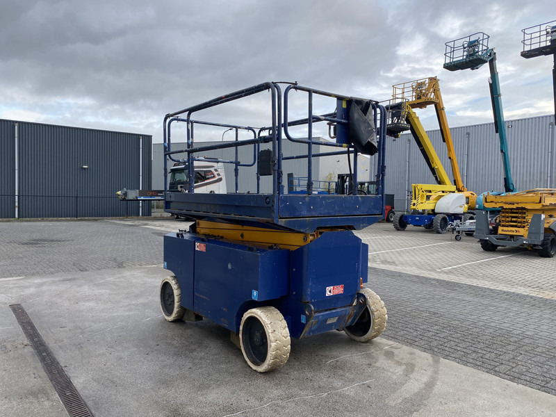 Iteco IT12151, Schaar hoogwerker, 14 meter - Plataforma aérea: foto 4 Iteco IT12151, Schaar hoogwerker, 14 meter - Plataforma aérea: foto 4