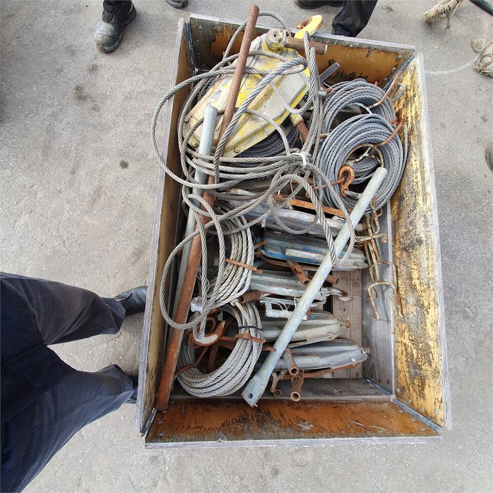 ABC 3 stk. paller med diverse kæder og taljer - Equipamento de construção: foto 3 ABC 3 stk. paller med diverse kæder og taljer - Equipamento de construção: foto 3