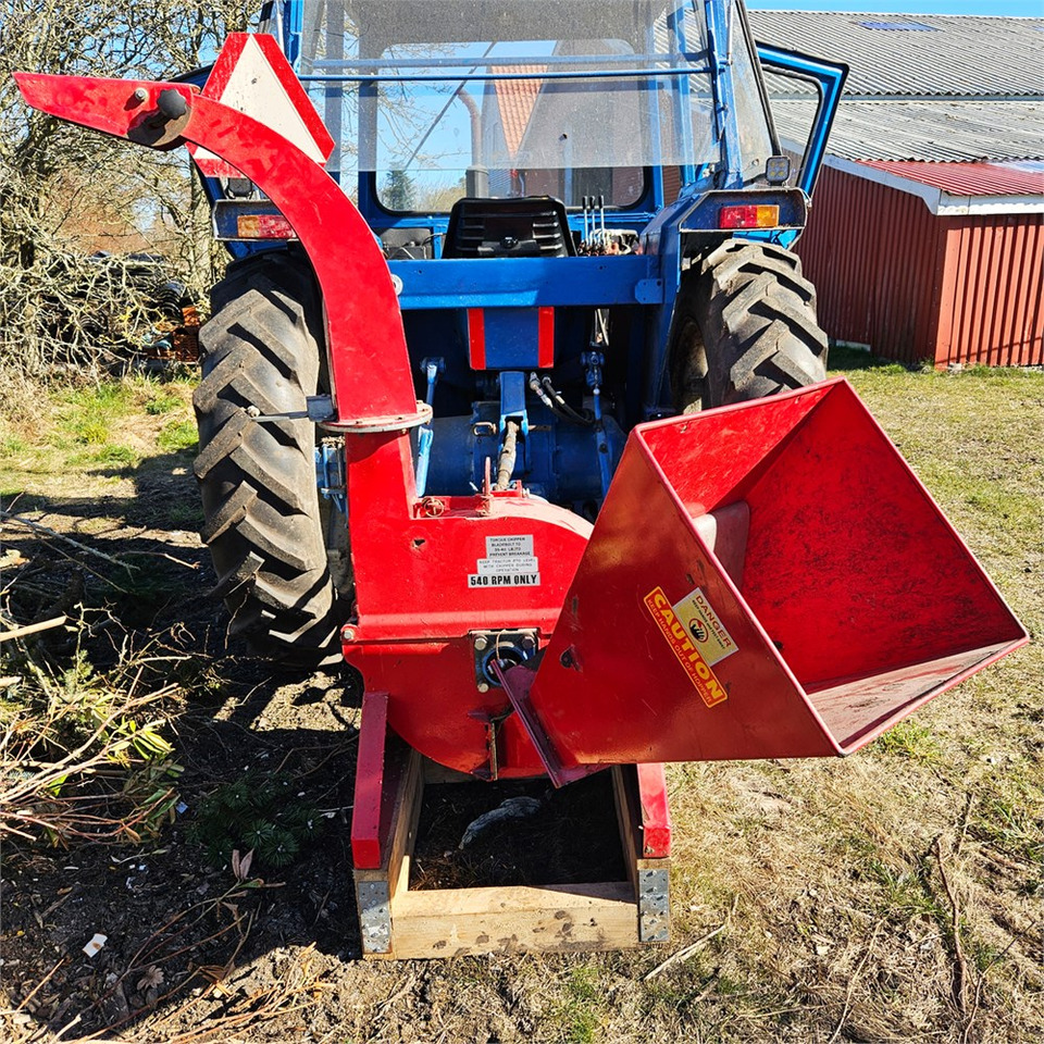 ABC WC-X5 PTO - Estilhaçadora de madeira: foto 1 ABC WC-X5 PTO - Estilhaçadora de madeira: foto 1