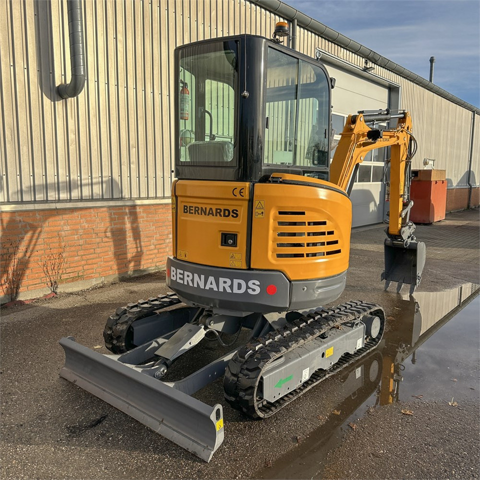 Mini escavadeira Bernards 2.7EXKA: foto 7