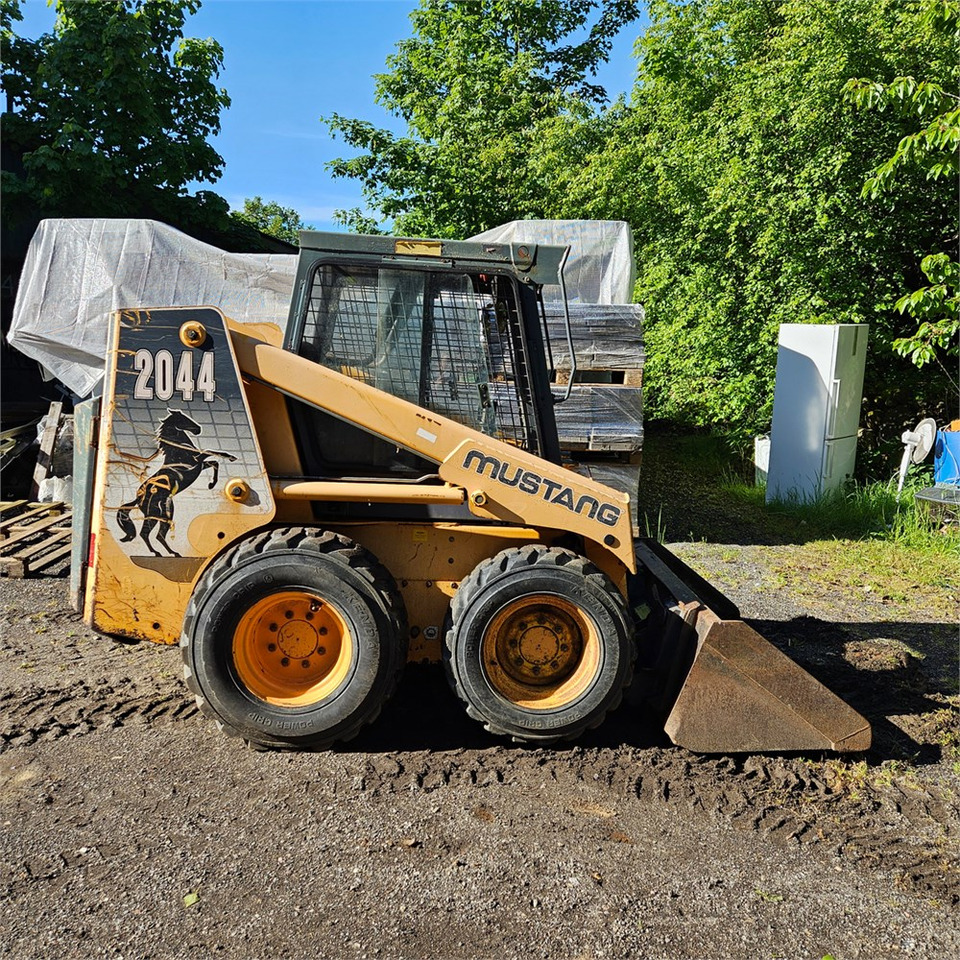 Bobcat Mustang 2044 - Mini pá carregadora: foto 5 Bobcat Mustang 2044 - Mini pá carregadora: foto 5