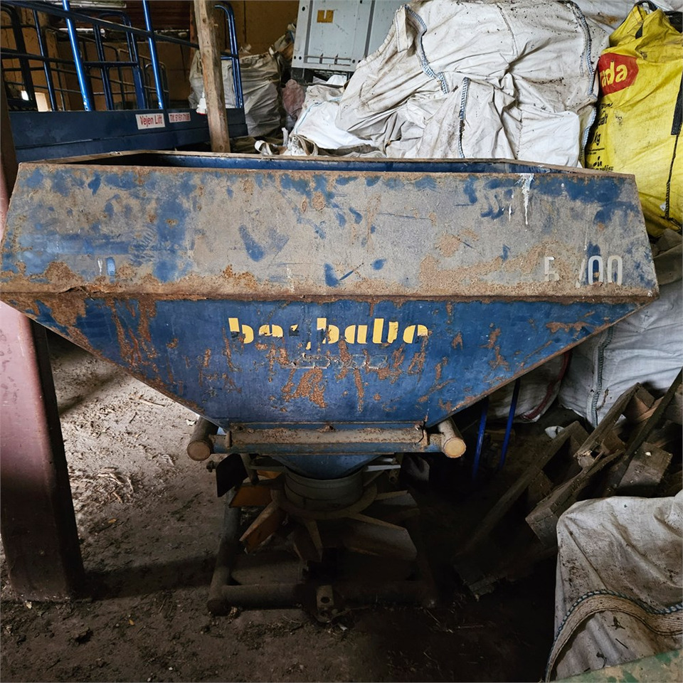 Bogballe B-700 - Equipamento de fertilização: foto 1 Bogballe B-700 - Equipamento de fertilização: foto 1