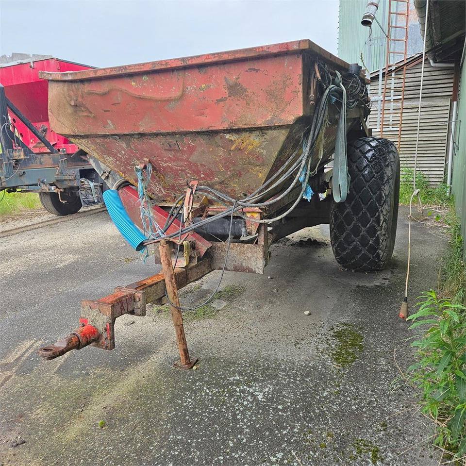 Bredal B50 - Espalhador de areia/ Sal: foto 4 Bredal B50 - Espalhador de areia/ Sal: foto 4
