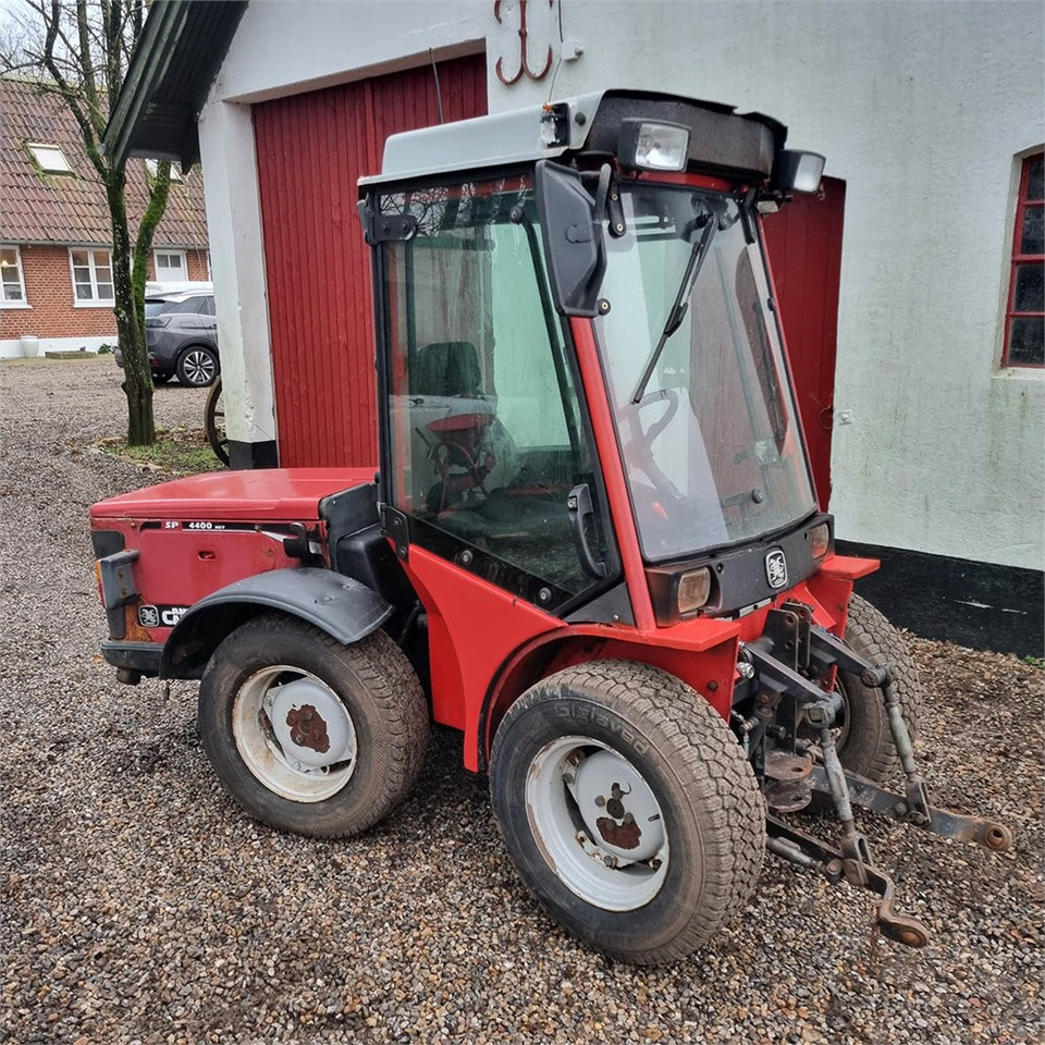 Trator municipal Carraro HST 4400 Superpark: foto 7