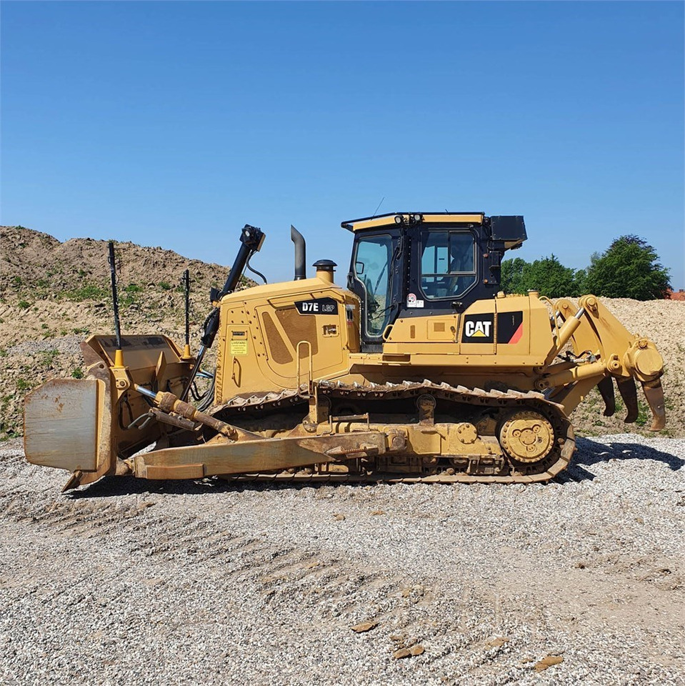 Caterpillar D7E LGP - Buldôzer: foto 1 Caterpillar D7E LGP - Buldôzer: foto 1