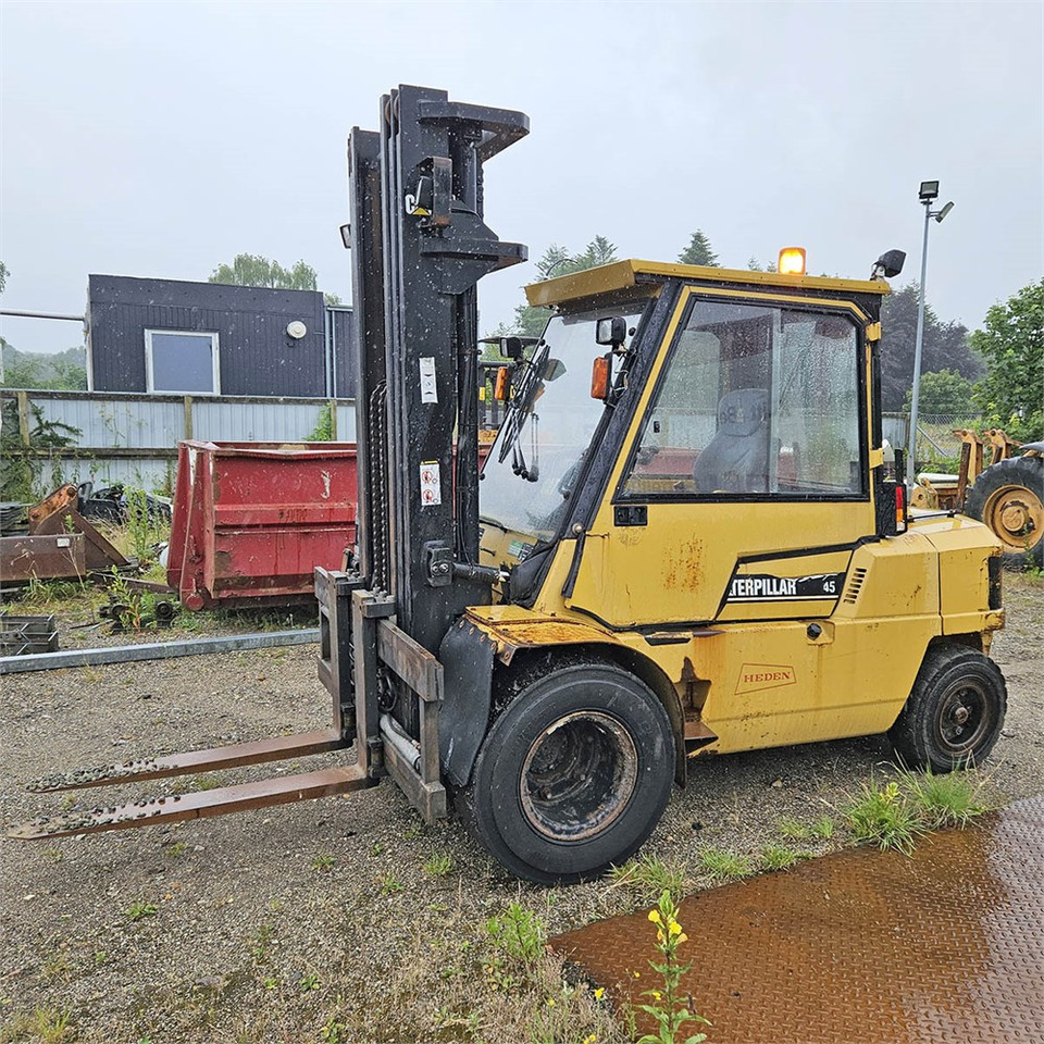 Caterpillar DP45 - Empilhador: foto 1 Caterpillar DP45 - Empilhador: foto 1