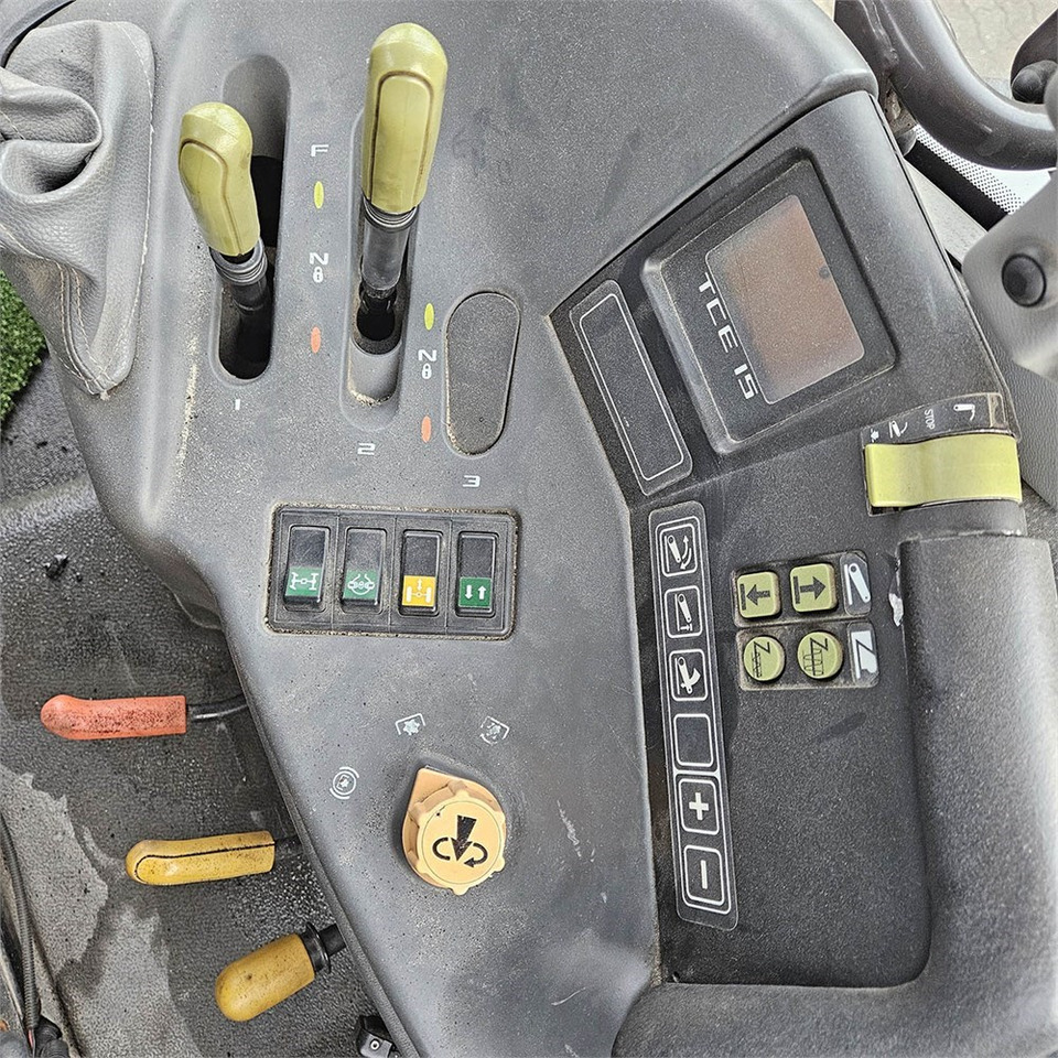 Trator Claas Ares 697: foto 17