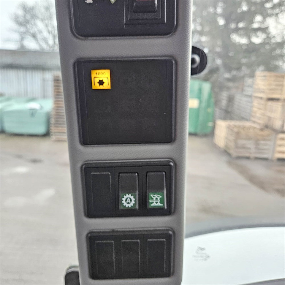 Trator Claas Ares 697: foto 18