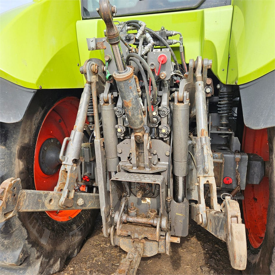 Trator Claas Arion 640: foto 36