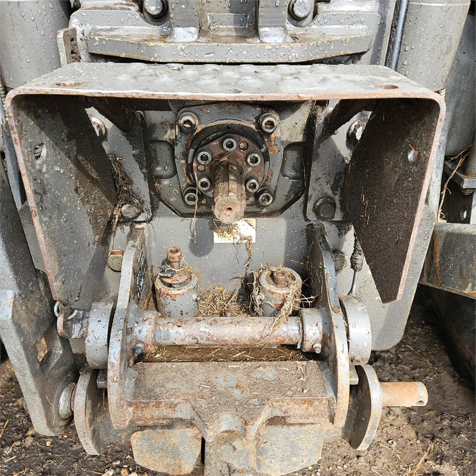 Trator Claas Arion 640: foto 40
