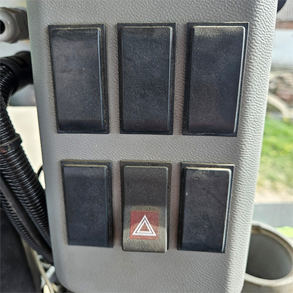 Trator Claas Arion 640: foto 19